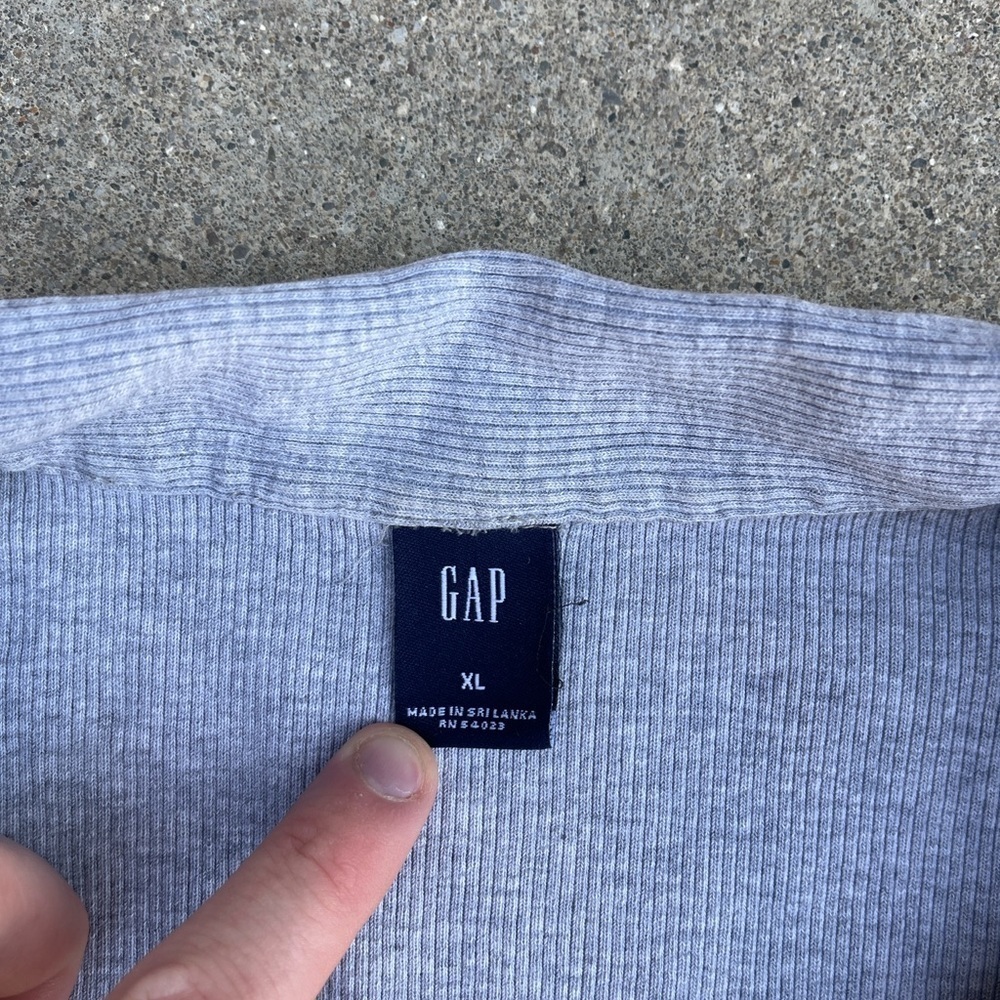 GAP women’s shirt - Picture 4 of 4